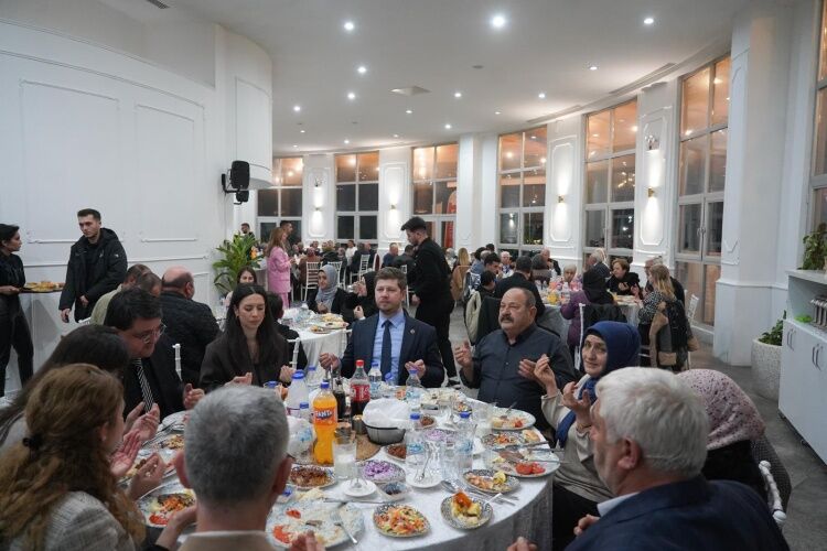 Başkan Subaşı Muhtarlarla İftarda Buluştu 11086