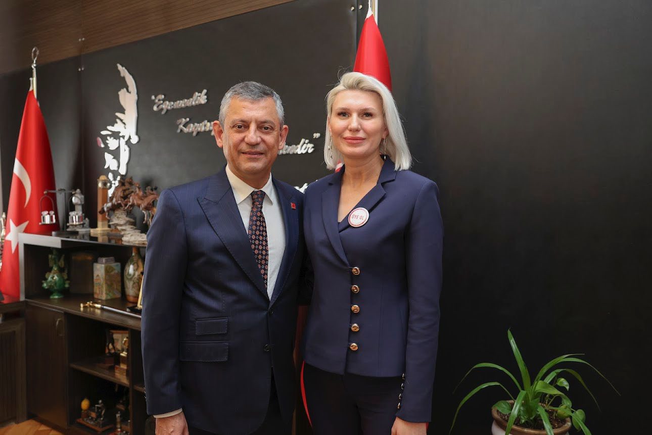 Başkan Subaşı, Özgür Özel Ile Bir Araya Geldi 10749