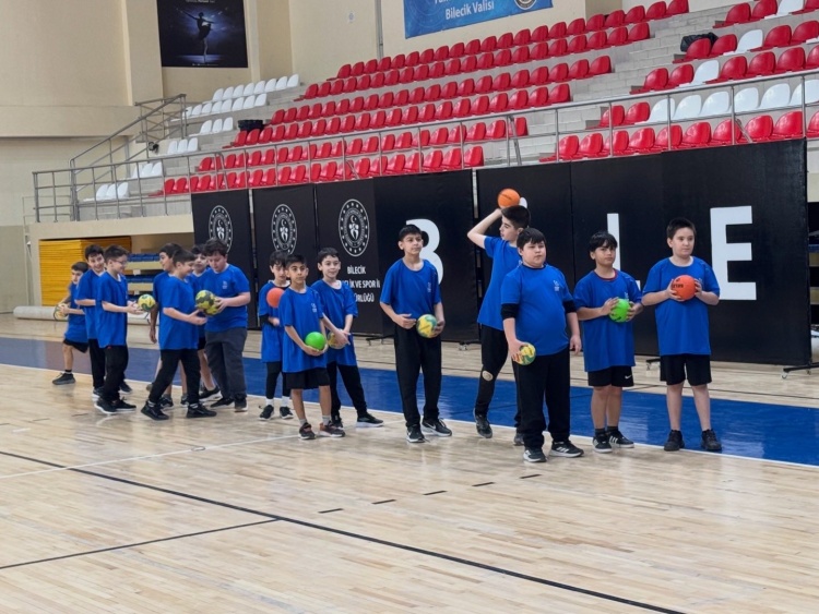 Bilecikte Hentbol Sevgisi Artıyor 9828 (2)