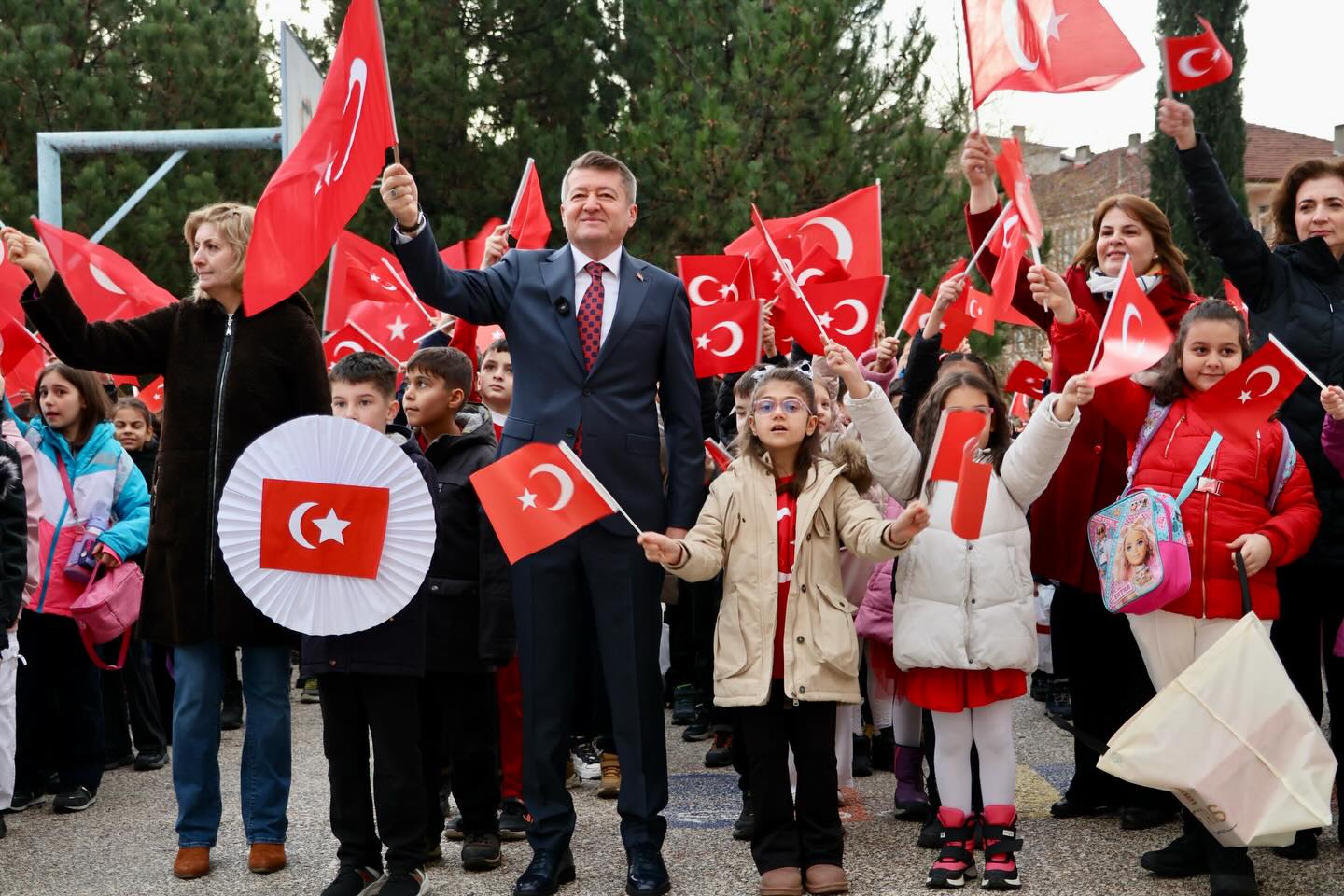 Bilecikte İlk Ders Bayrak Temasıyla Yapıldı 9754