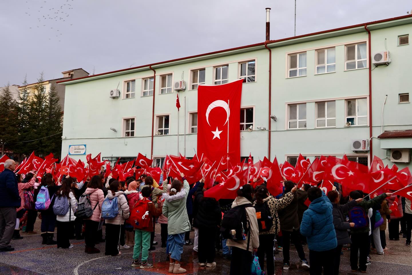 Bilecikte İlk Ders Bayrak Temasıyla Yapıldı 9755