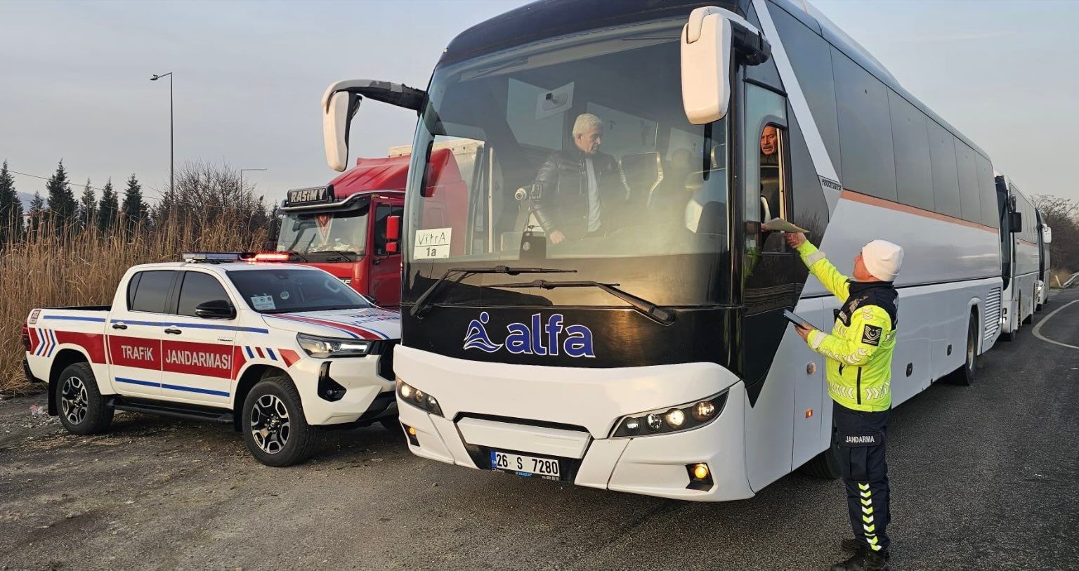 Bilecik’te Kış Lastiği Kontrolü 9939