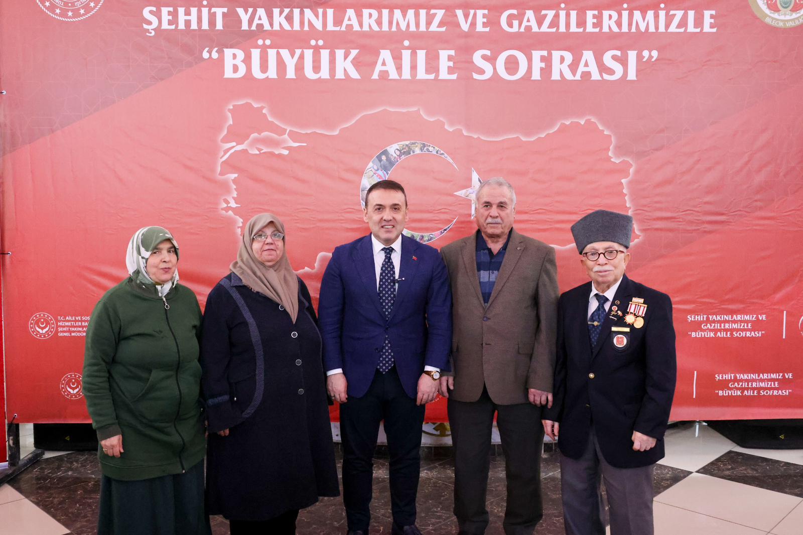 Bilecikte Şehit Yakınları Ve Gazilere “Büyük Aile Sofrası” 10812