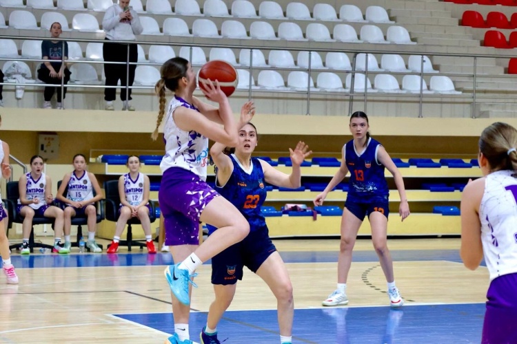 Bilecik’te U18 Kızlar Bölge Şampiyonası Heyecanı Sürüyor 10829