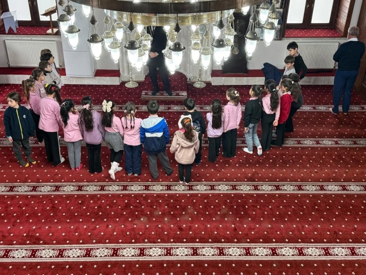 Bozüyük Müftüsü Arpacı, Öğrencilerle Soğukpınar Camii’nde Buluştu 10755