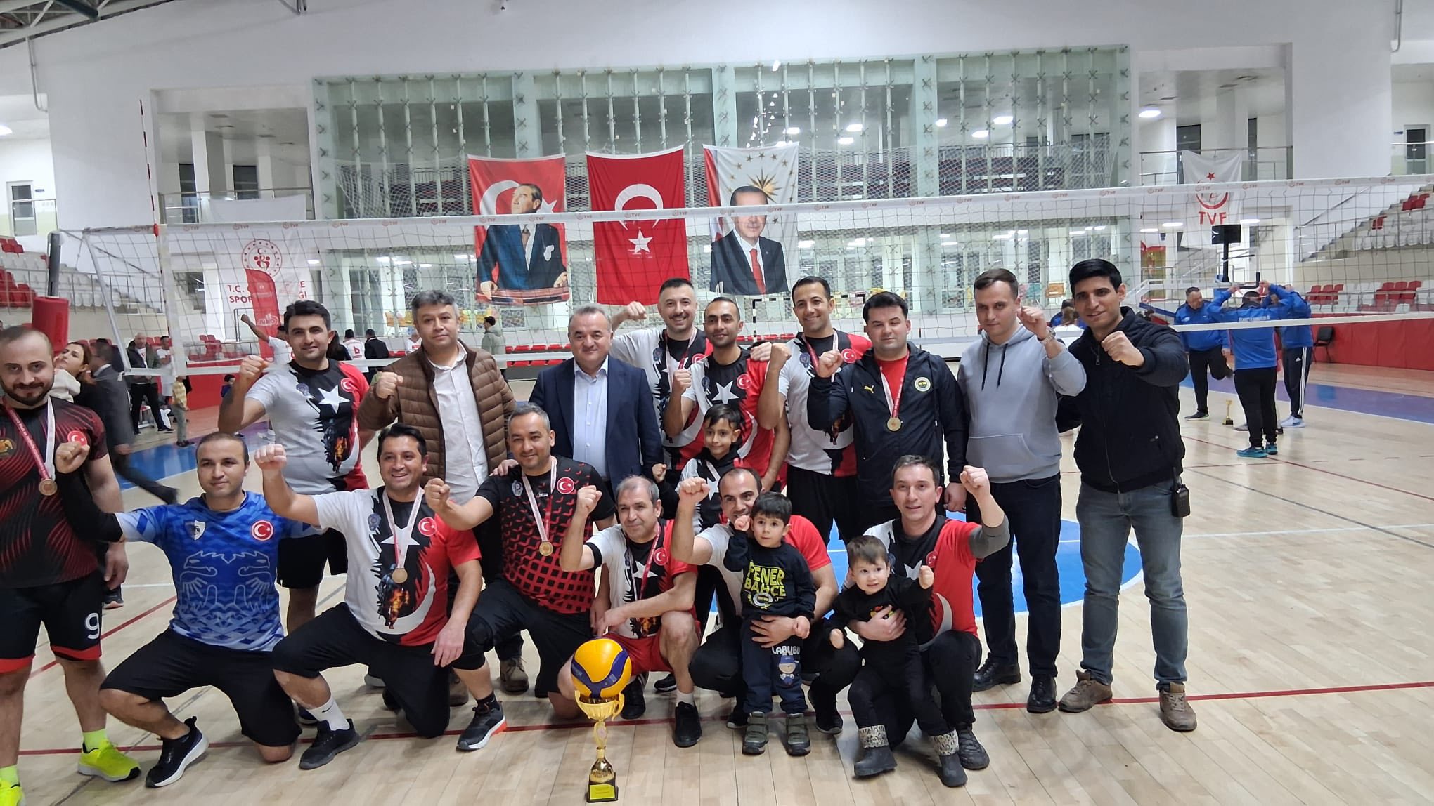 Bozüyük’te Kurumlar Arası Voleybol Turnuvası Finali Oynandı 9970