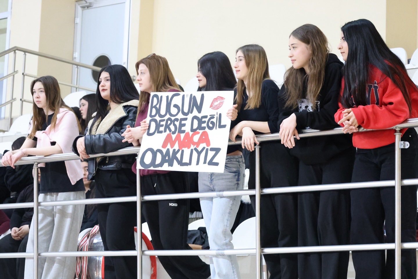 Genç Kızlar Futsal Müsabakaları Tamamlandı 9992