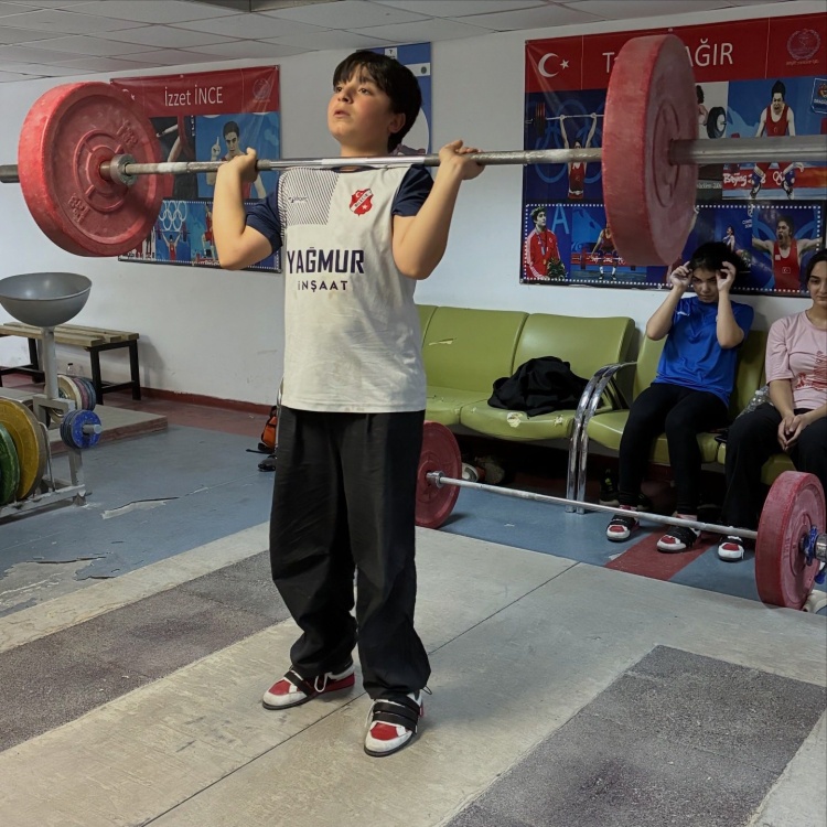 Güç, Disiplin Ve Azim Aynı Salonda 10936