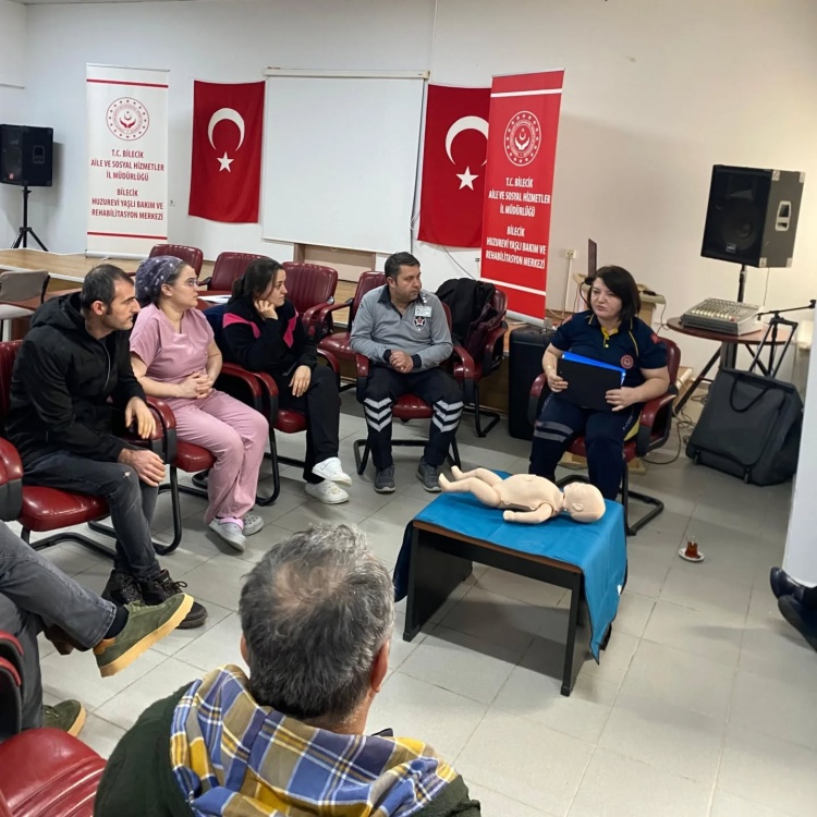 Huzurevinde Panik Yok 10869