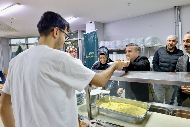 İl Müdürü Demir, Öğrencilerle İftar Sofrasında Buluştu 10826