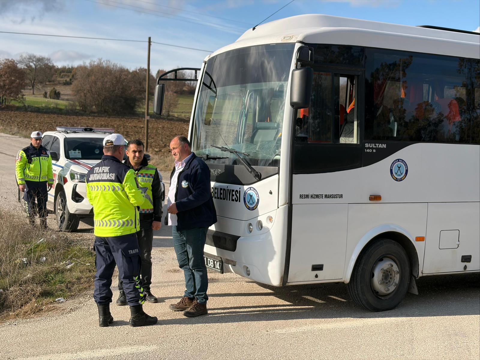 Jandarmadan Sivil Otobüslerlere Yakın Takip 9936