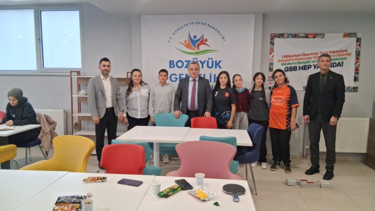 Kaymakam Öztürk’ten Gençlik Merkezine Ziyaret 10759
