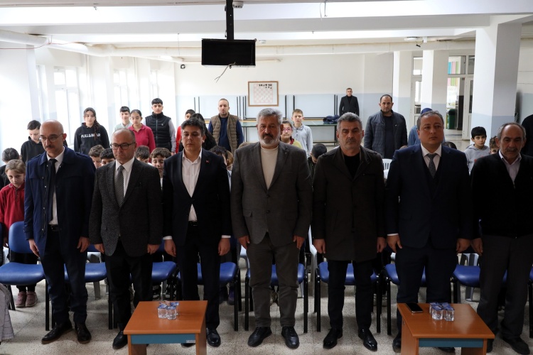 Küre İlkokulu Ortaokulu’nda Şiir Dinletisi Programı Düzenlendi 10765