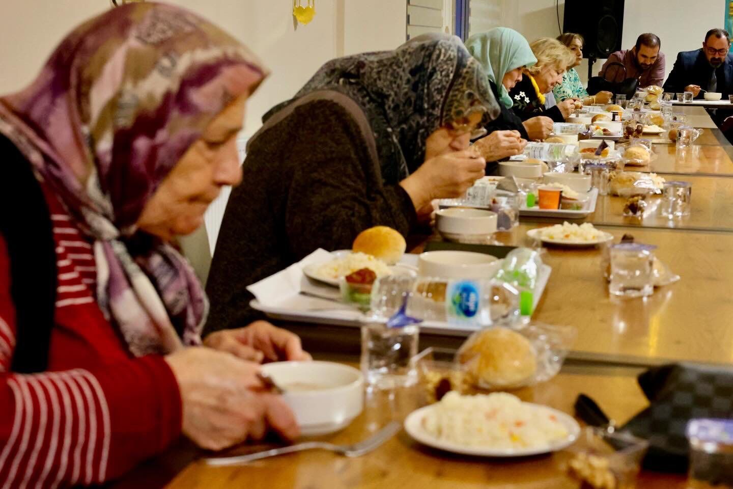 Kuşaklar Aynı İftar Sofrasında Buluştu 11054