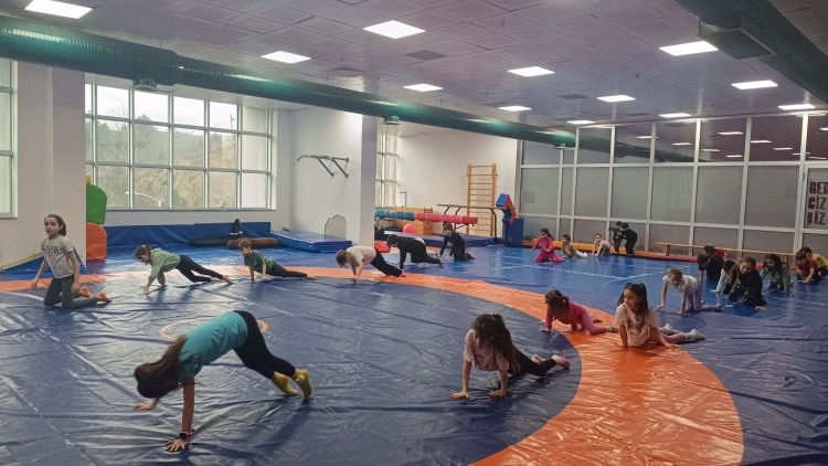 Minik Cimnastikçiler Geleceğe Hazırlanıyor 10803