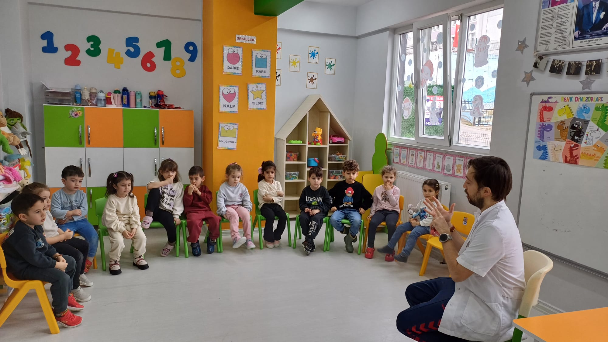 Miniklere Sağlıklı Gülüşler 10569