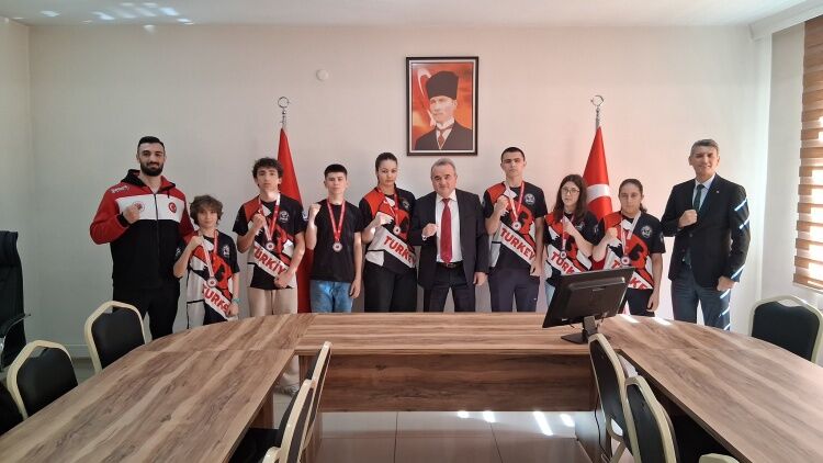 Muaythai Şampiyonlarından Kaymakam Öztürk’e Ziyaret 11061