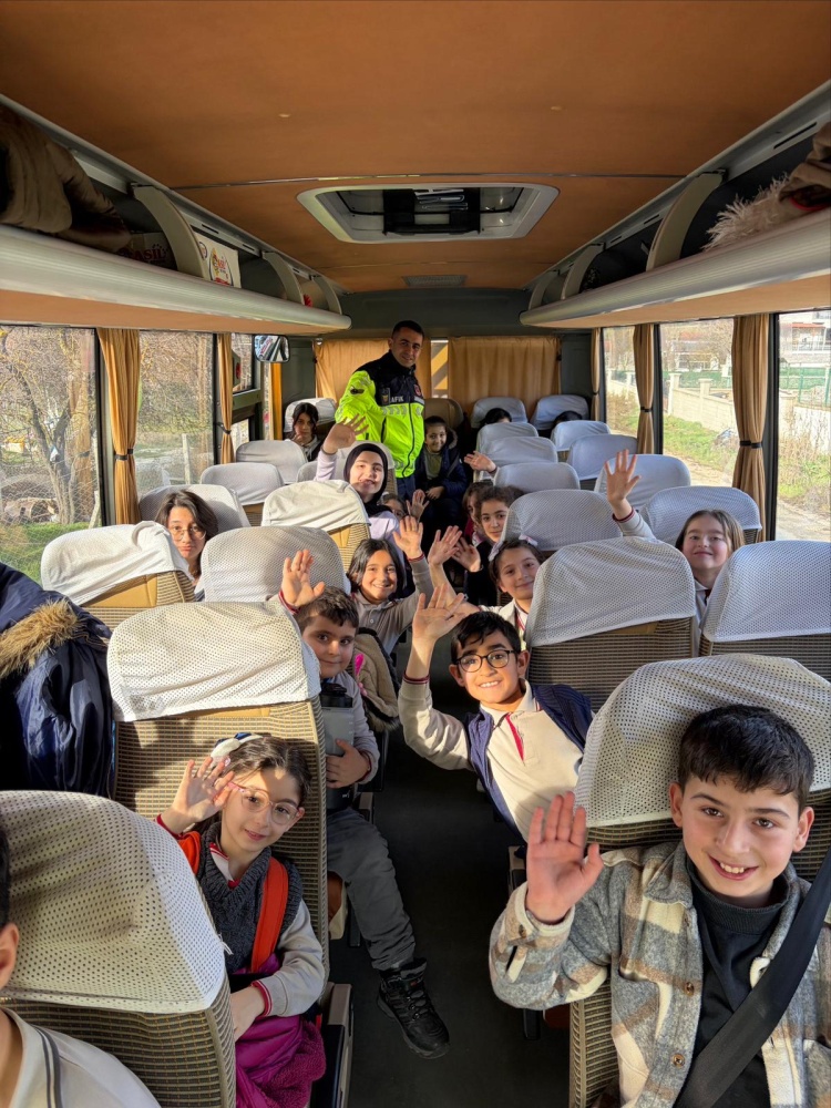 Okul Servi̇sleri̇ne Siki Deneti̇m 10689