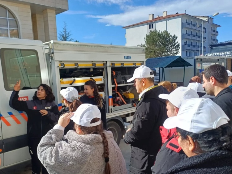 Özel Gereksinimli Bireylerlere Afet Farkındalığı Ziyareti Gerçekleştirildi 10880