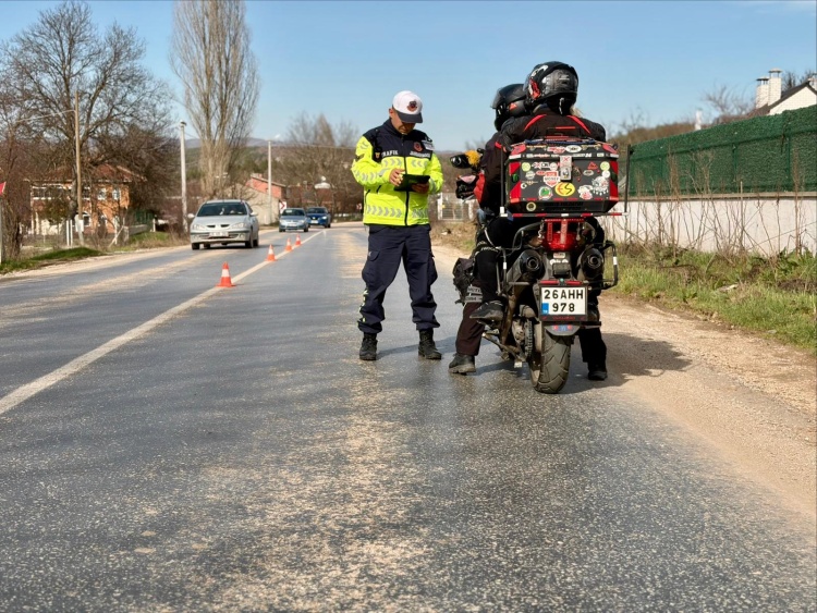 Peli̇tözü Gölette Motosi̇klet Deneti̇mi̇ 10694