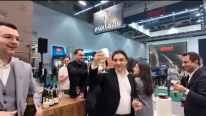 Porlandtan Şampanyalı Kutlama 10051