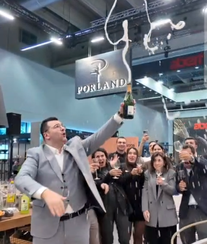 Porlandtan Şampanyalı Kutlama 10053