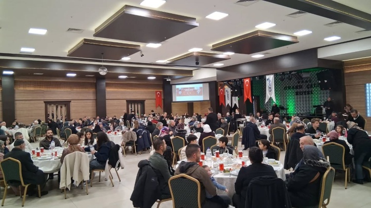 Şehit Yakınları Ve Gaziler “Büyük Aile Sofrası”Nda Buluştu 10874