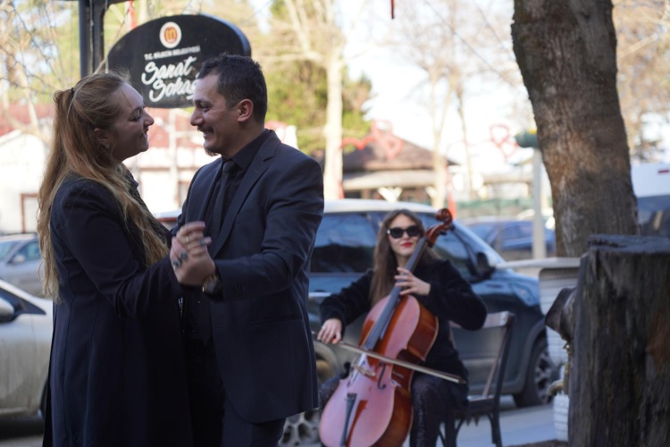 Sevgililer Günü’nde Sanat Sokağı’na Yoğun İlgi 10621
