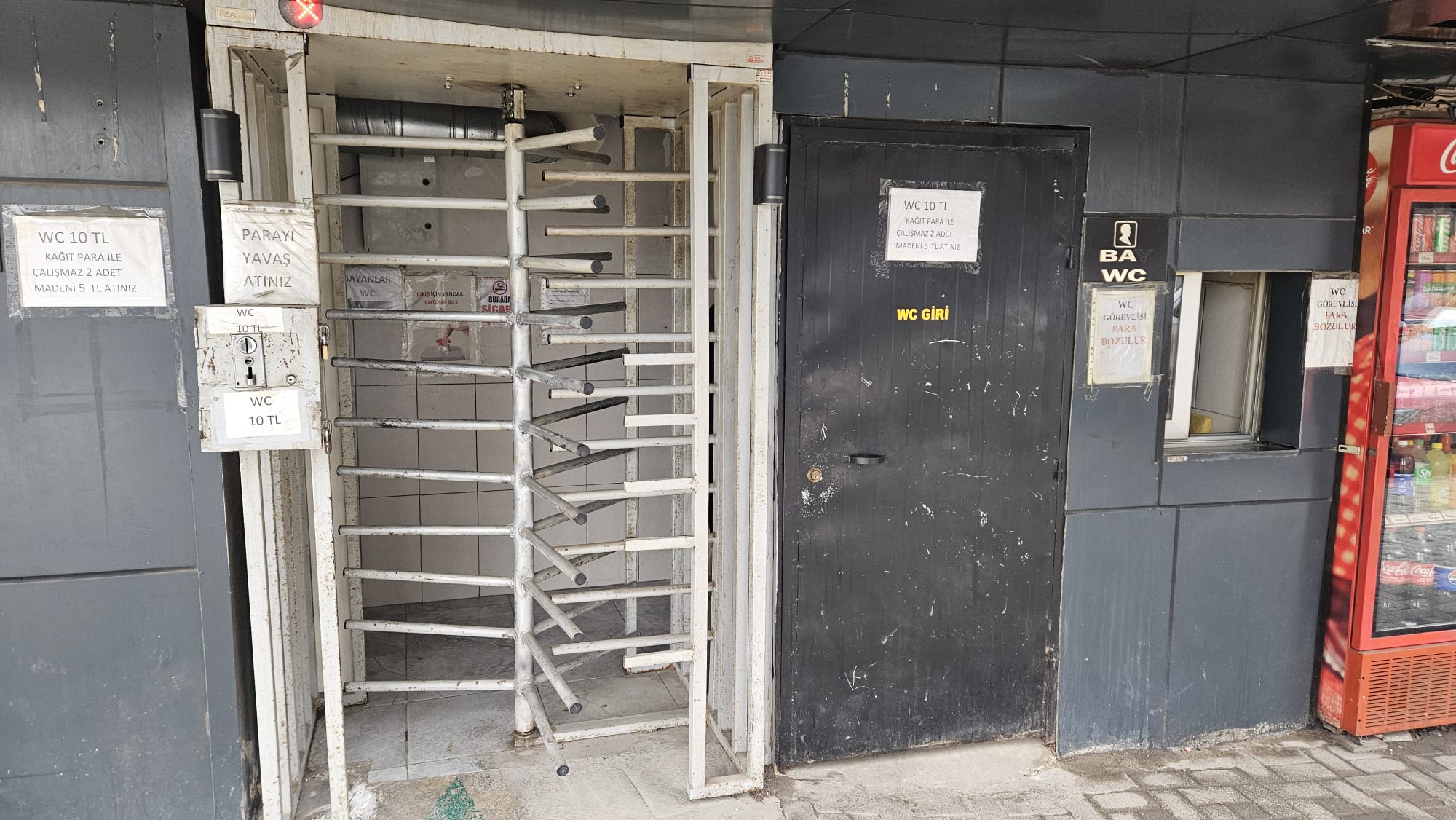 Tuvalete Mi Giriyoruz, Cezaevine Mi 9930 (2)