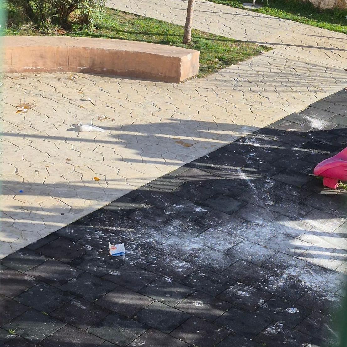 Un Serptik, Yumurta Kırdık, Parkı Mahvettik 10703