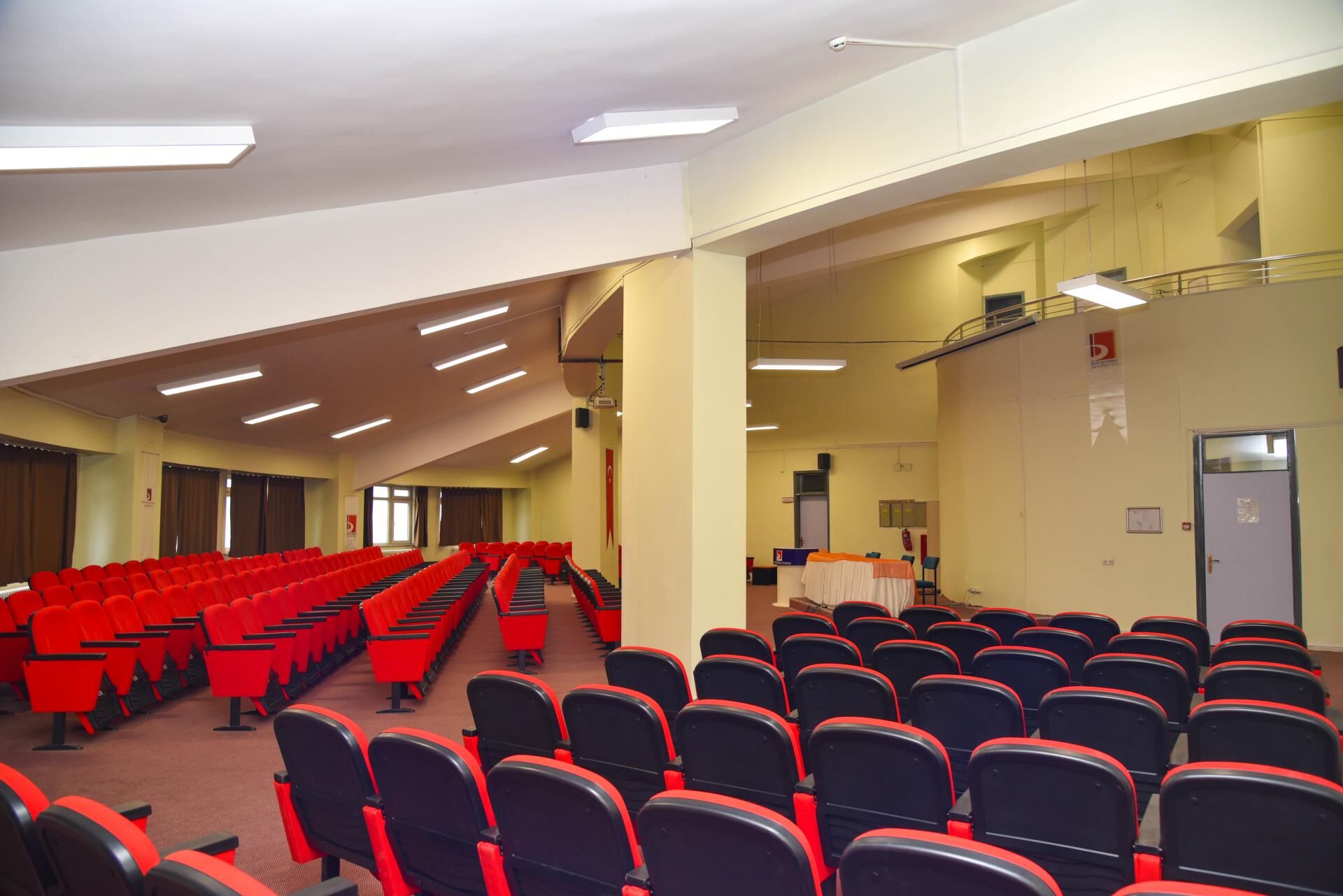 Üniversitede Floresanlar Tarihe Karıştı 11014