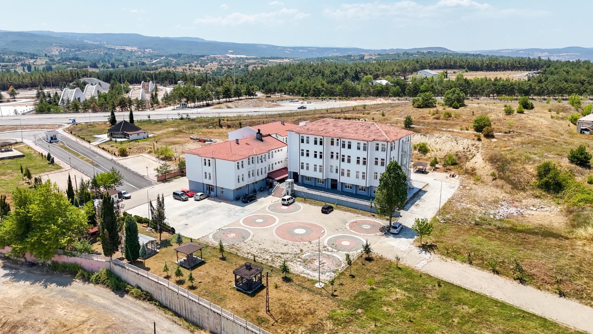 Üni̇versi̇teden 4,7 Mi̇lyonluk Çevre Yatirimi 10635