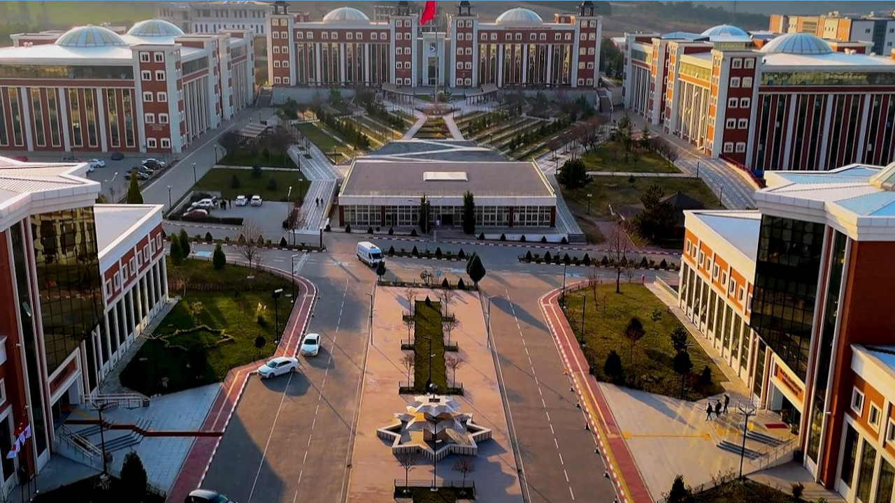 Üni̇versi̇teden 4,7 Mi̇lyonluk Çevre Yatirimi 10636