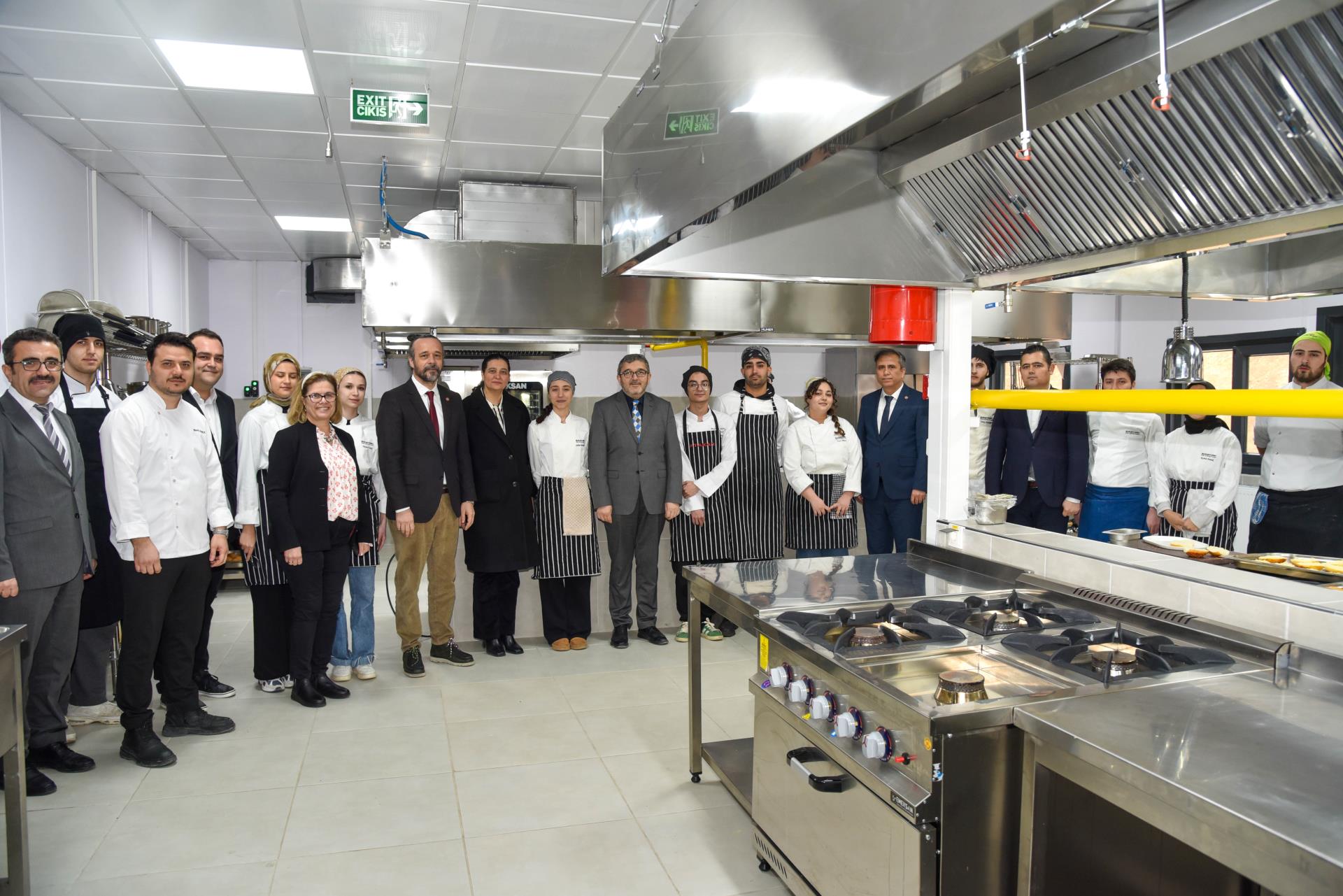 Üniversiteden Modern Aşçılık Binası 10037