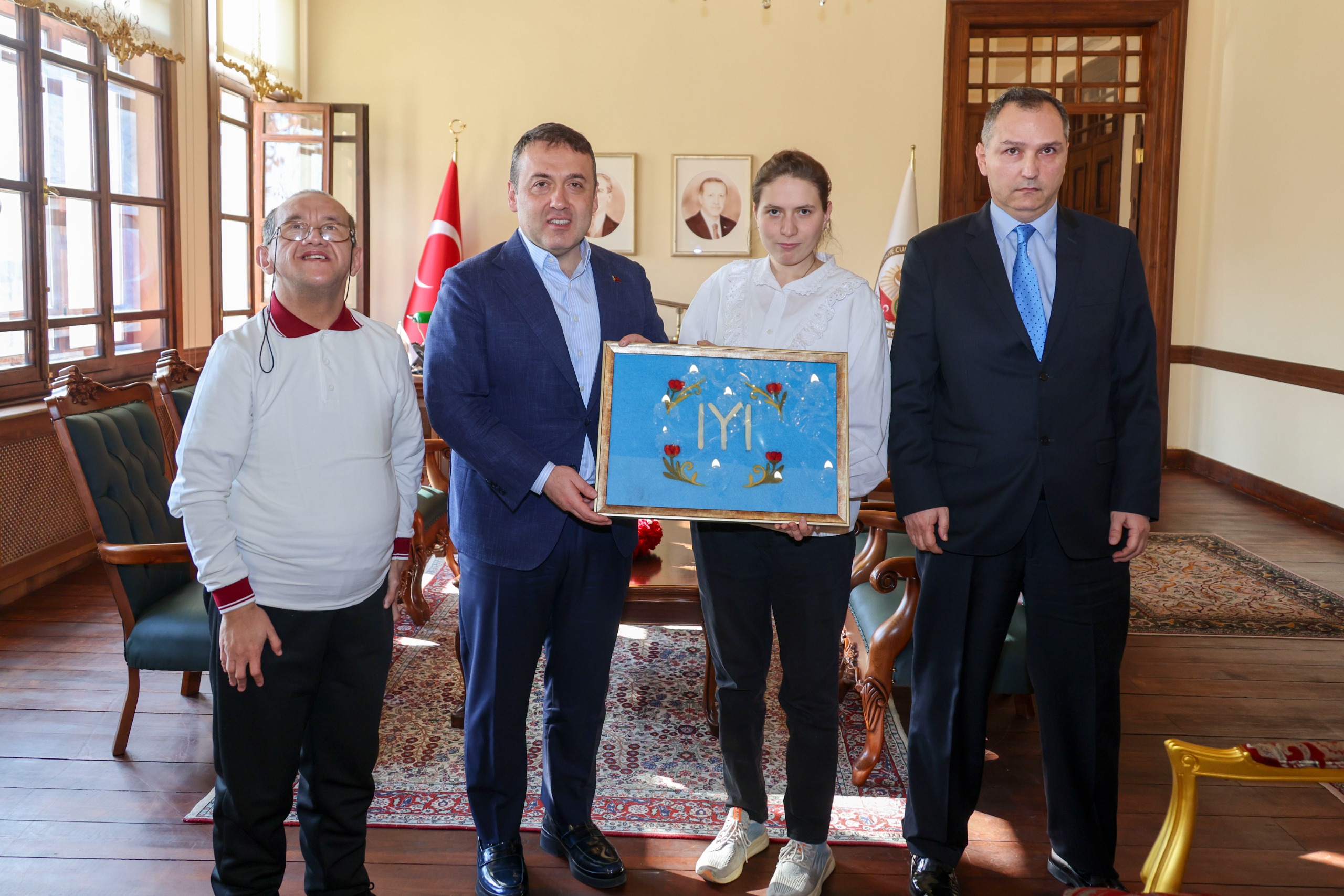 Vali Sözerin Özel Misafirleri 9878