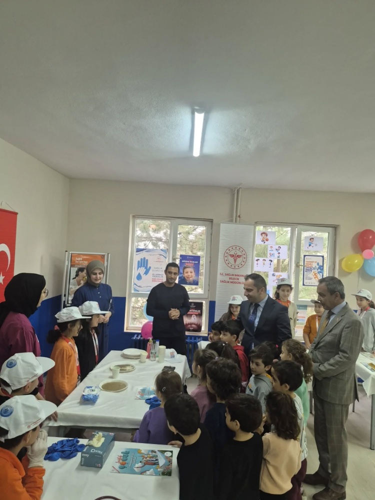 Yeni̇pazar’da “Sağlikli Çocuk, Sağlikli Gelecek” Programi Gerçekleşti̇ri̇ldi̇ 10719