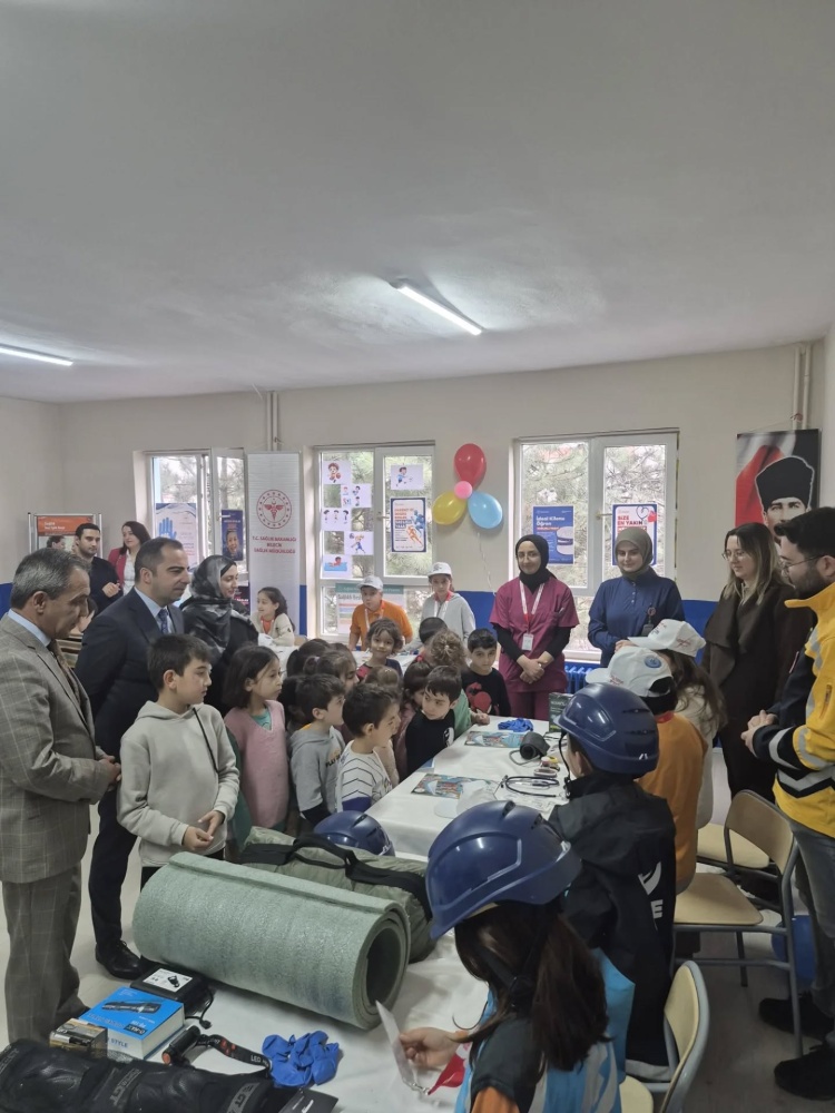 Yeni̇pazar’da “Sağlikli Çocuk, Sağlikli Gelecek” Programi Gerçekleşti̇ri̇ldi̇ 10720