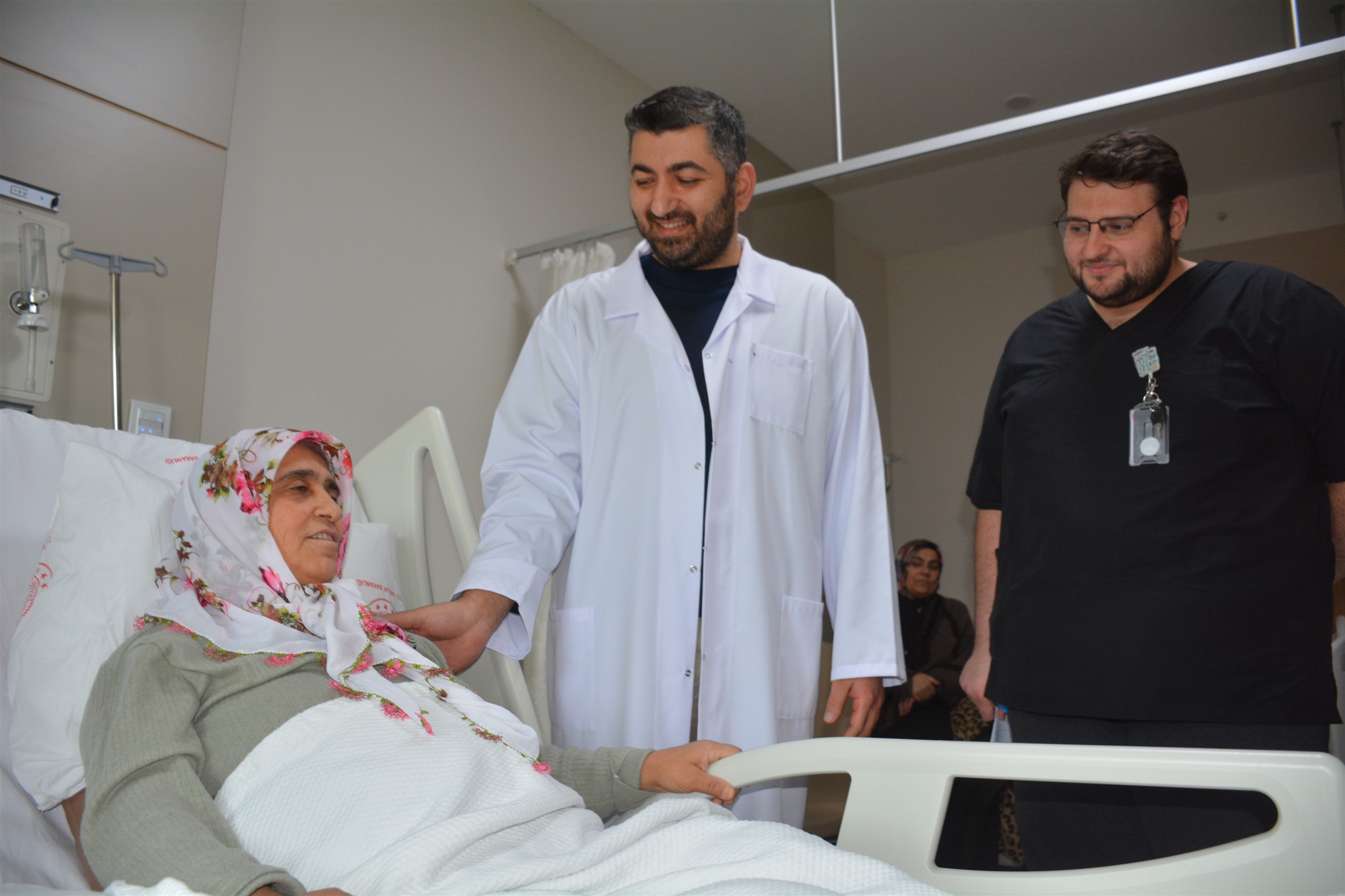 “Yürüyemez” Denilen Anne, Bilecik’te Ayağa Kalktı 10579