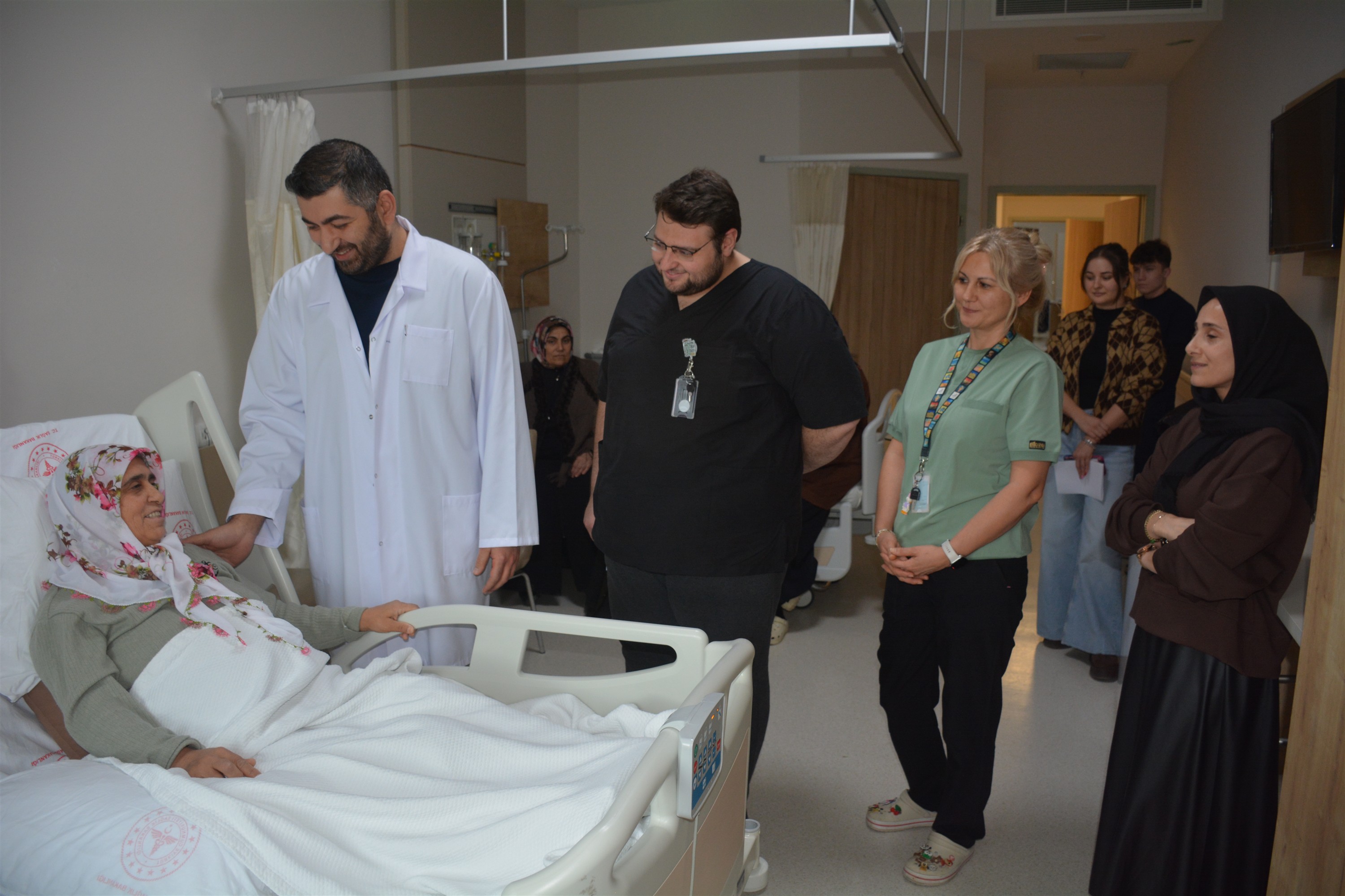 “Yürüyemez” Denilen Anne, Bilecik’te Ayağa Kalktı 10580