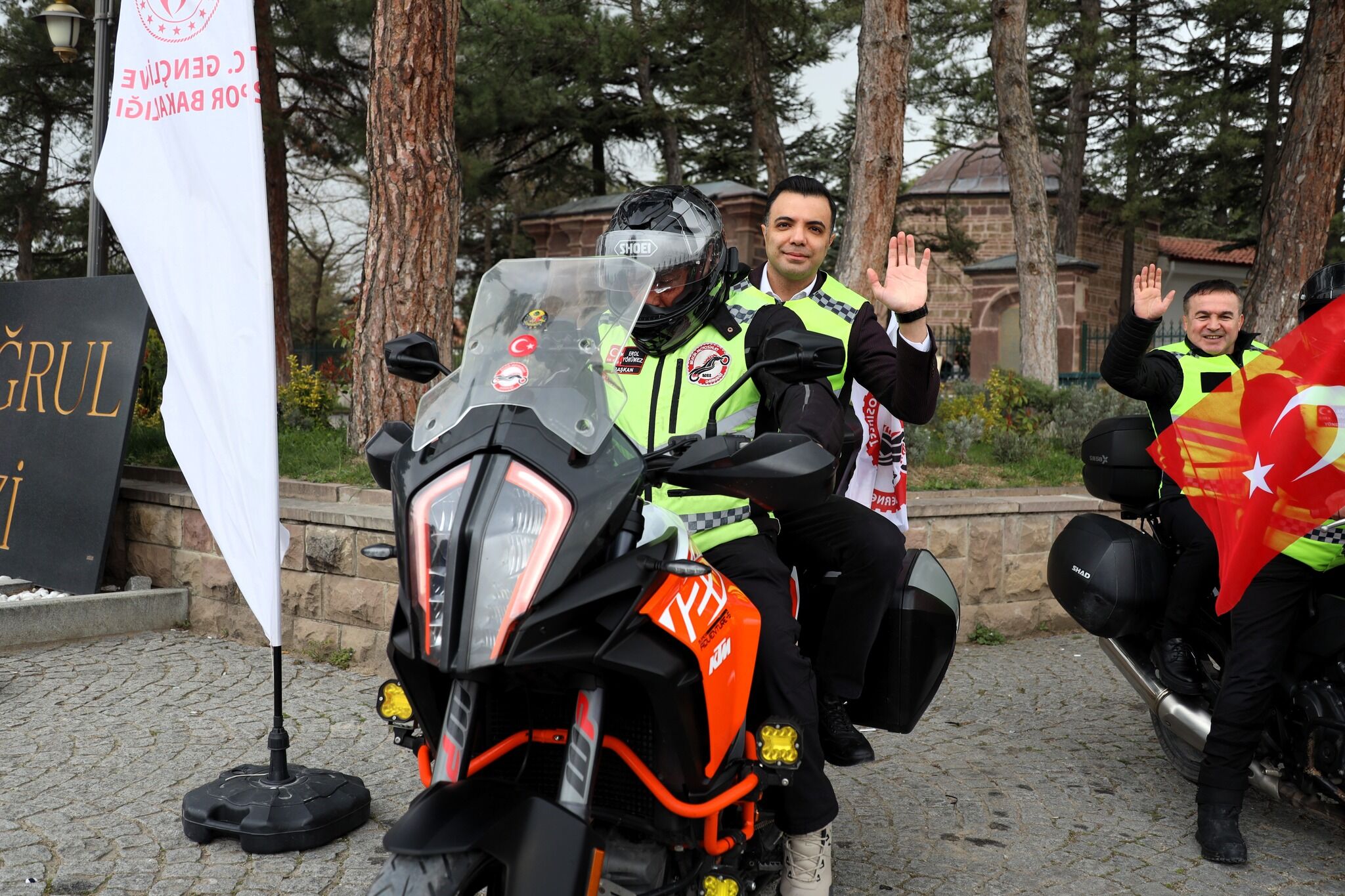 659040483 1370697671752680 8875605052513710399 N