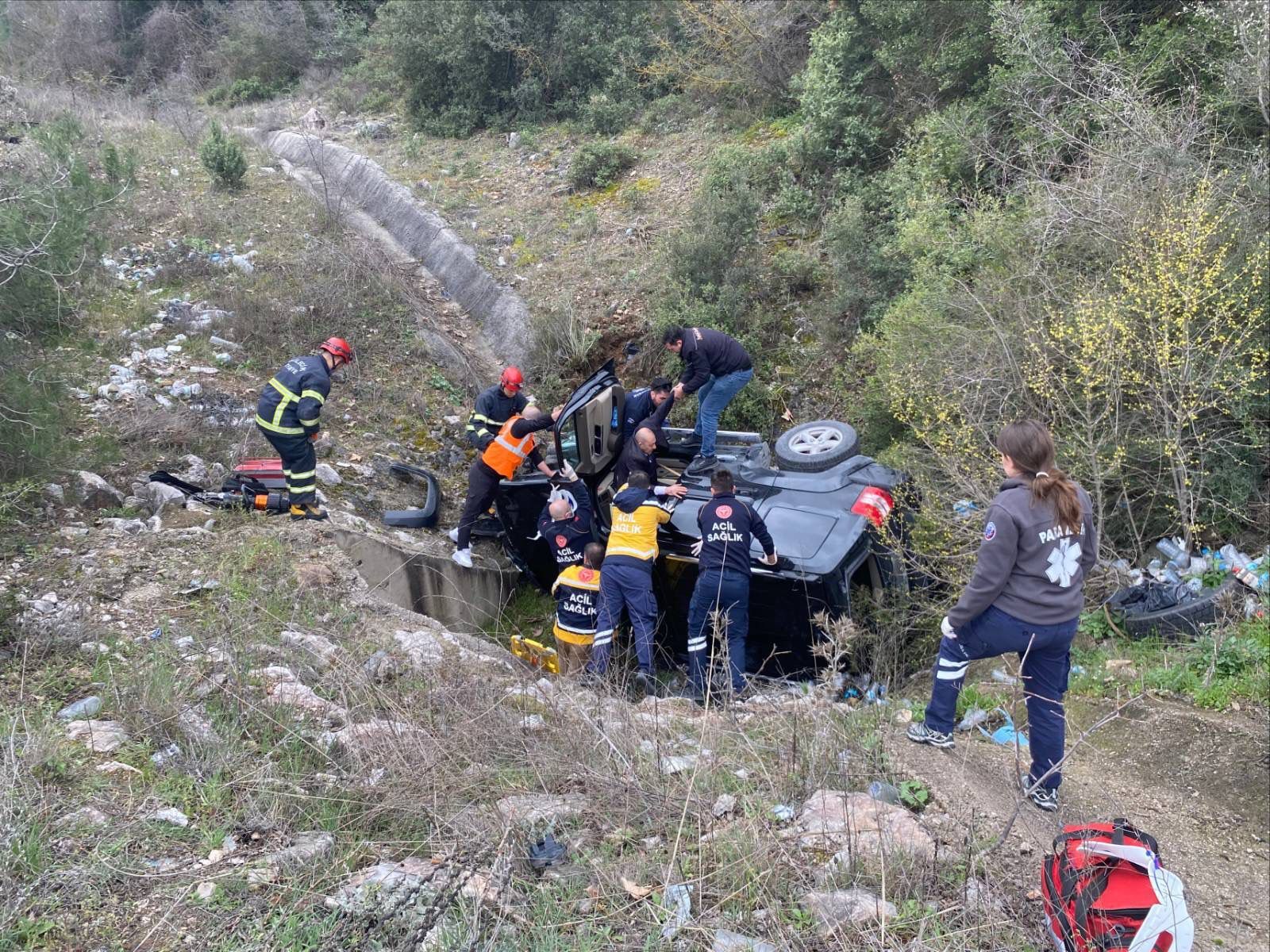 Araç Takla Attı 2 Hafif Yaralı 12065 (1)