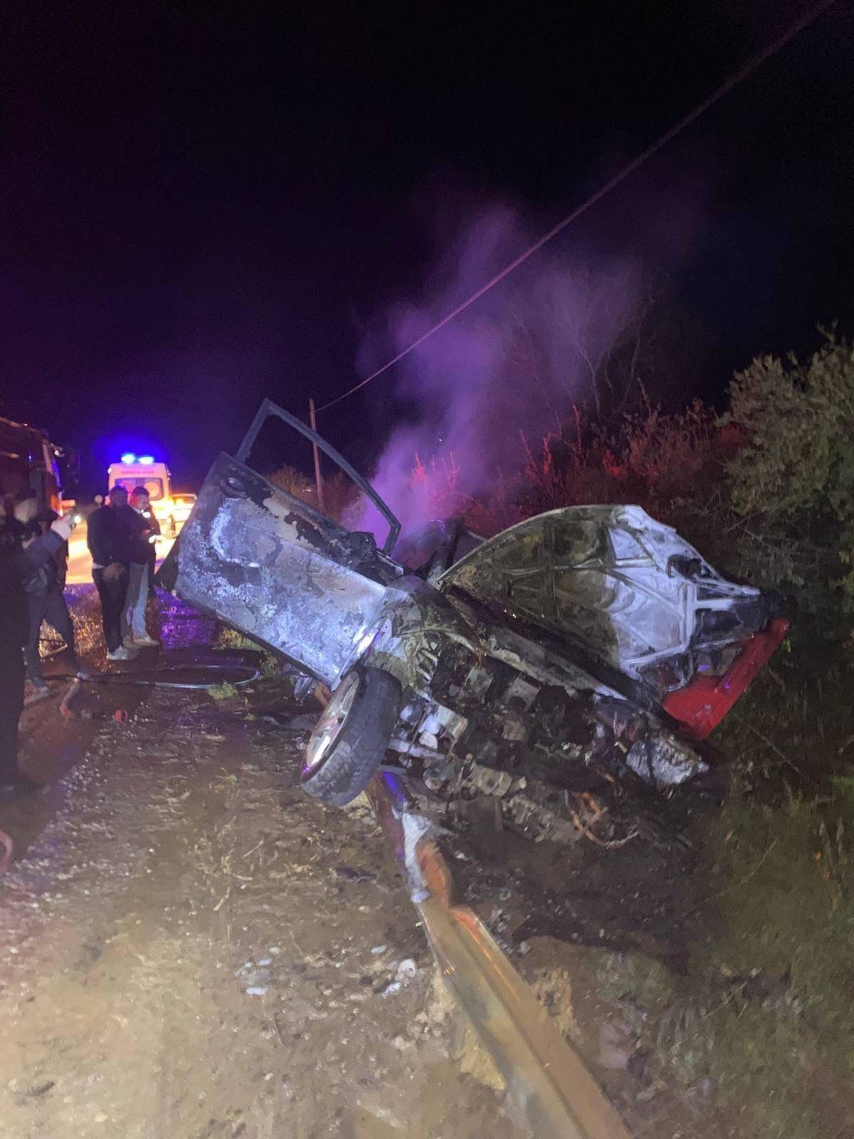 Bariyerlere Çarptı Alev Alev Yandı 12029