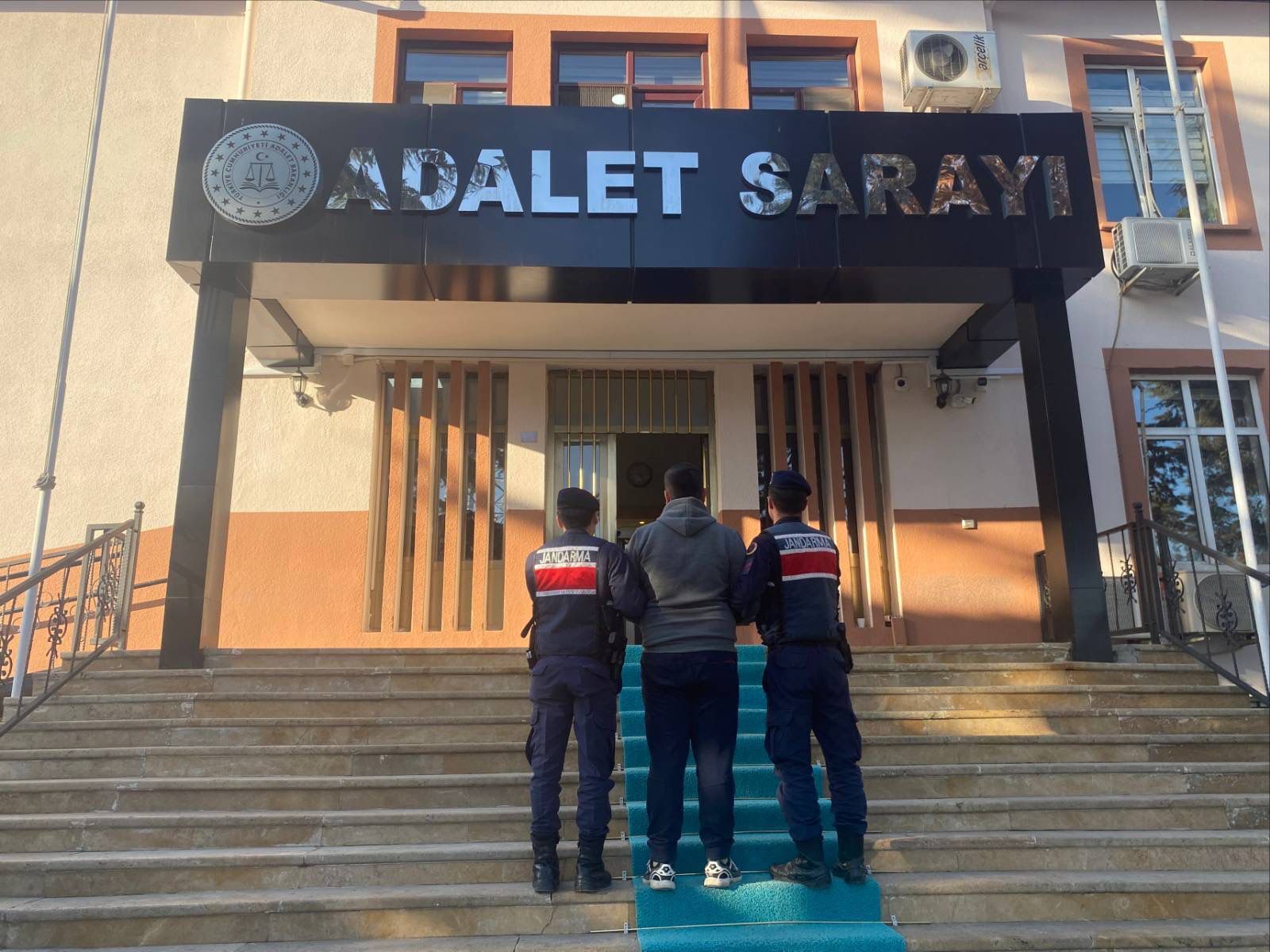 Bedelli Askerlik Yapan Hükümlü Uyap Sorgusunda Yakalandı 11258