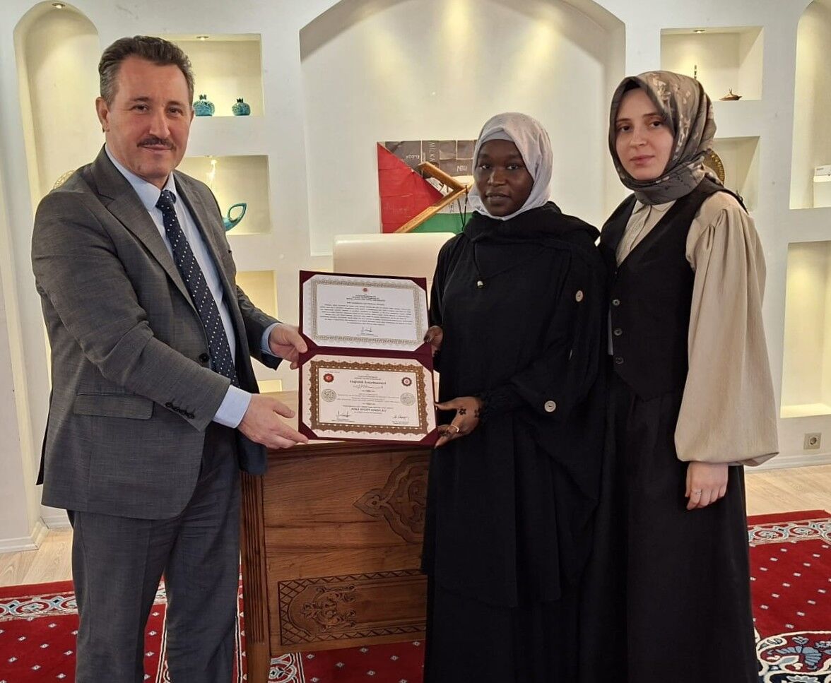 Bilecik’te Hafızlık Sevinci İcazet Belgeleri Takdim Edildi 12201