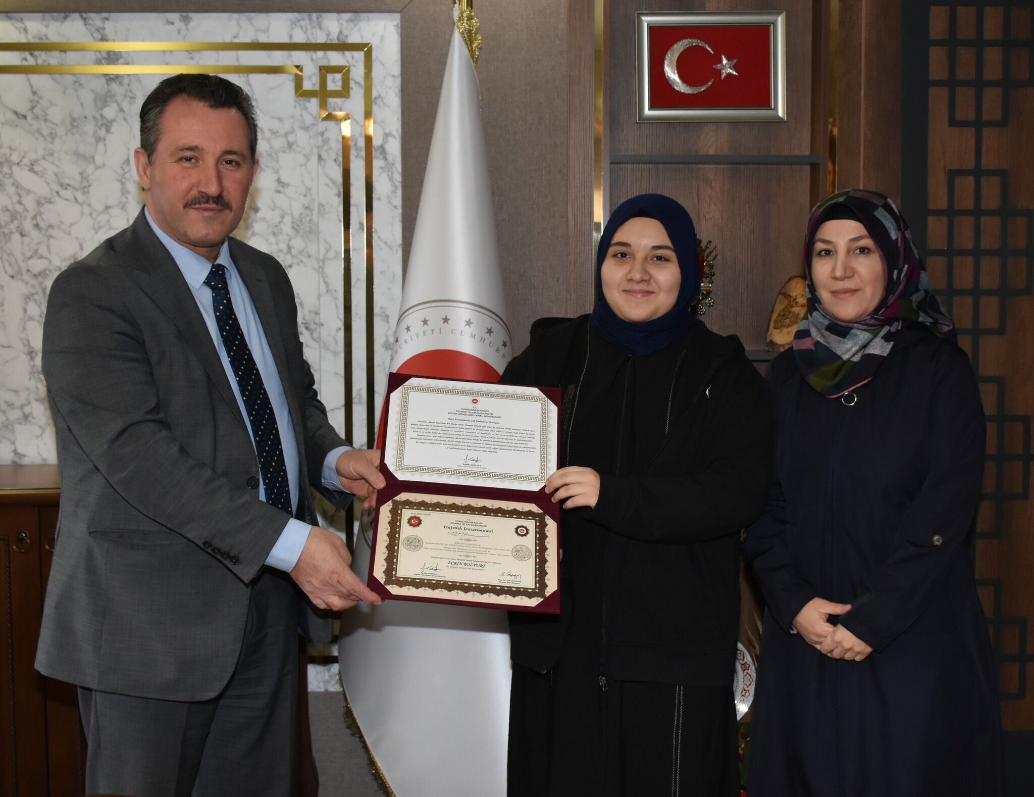 Bilecik’te Hafızlık Sevinci İcazet Belgeleri Takdim Edildi 12202