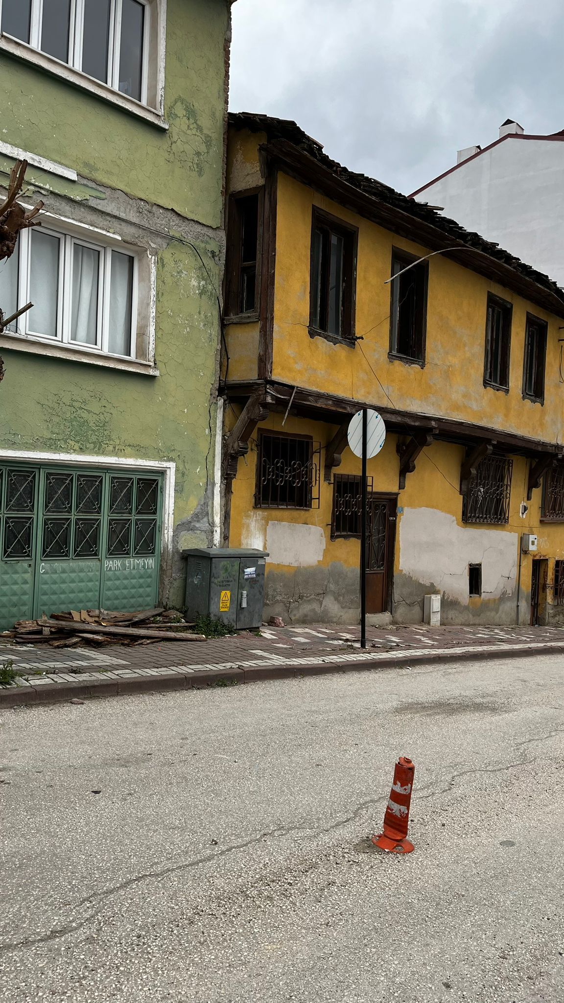 Bilecik’te Metruk Evler Tehlike Saçıyor 12190