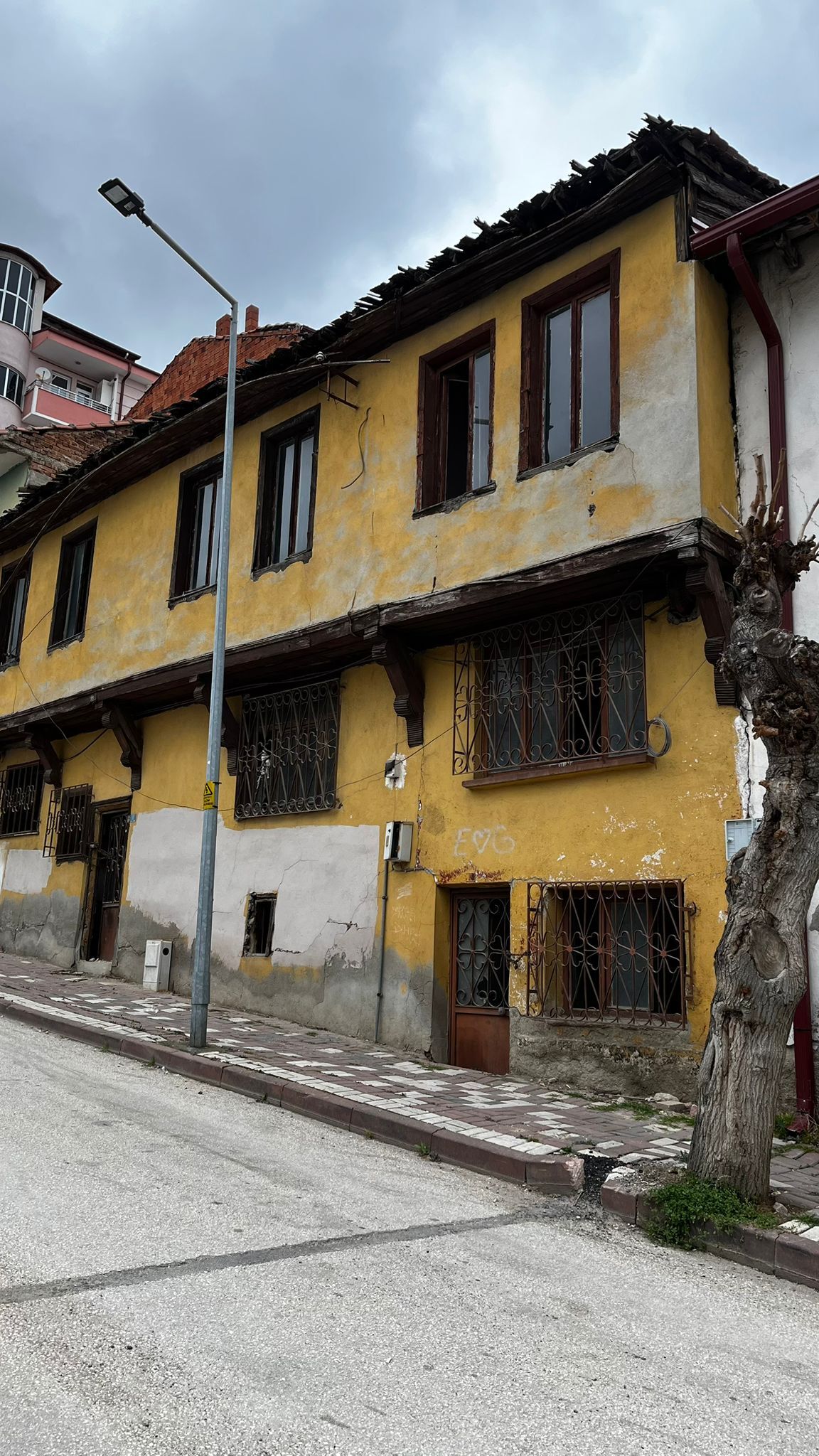 Bilecik’te Metruk Evler Tehlike Saçıyor 12191