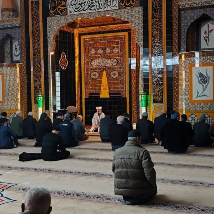 Bozüyük Müftüsü Arpacı, Manişar Osmangazi Camii Cemaatiyle Buluştu 11703