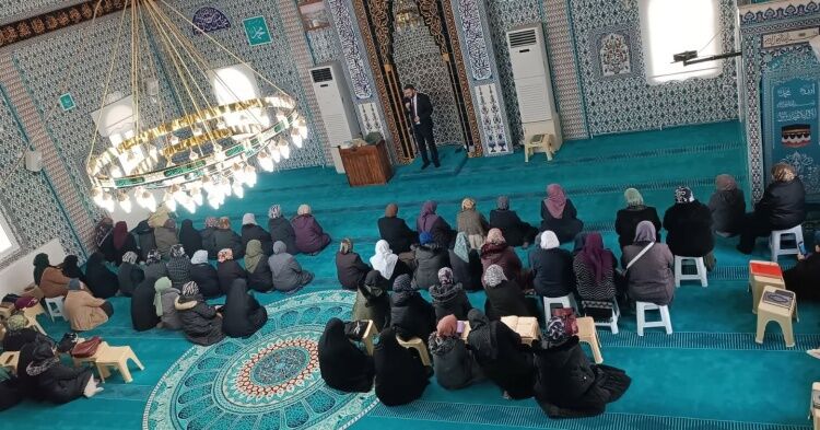 Bozüyük Müftüsü Arpacı’dan Yeşil Kur’an Kursu Öğrencilerine 8 Mart Ziyareti 11544