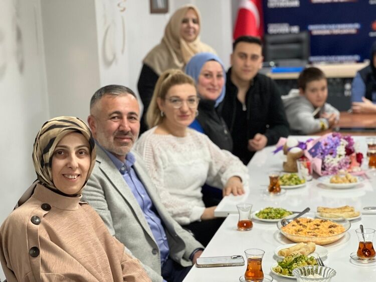 Bozüyük’te Kadın Kolları İftarında Gönüller Birleşti 11280